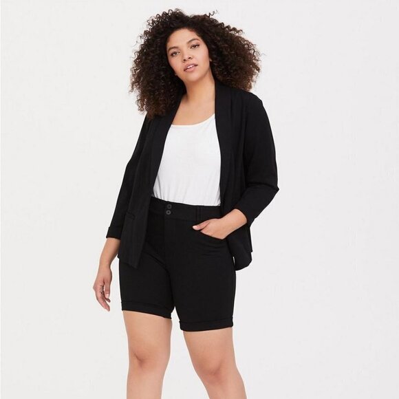 NWT TORRID | Cuffed Bermuda Short Studio Signature | Sz. 26 - Picture 1 of 8